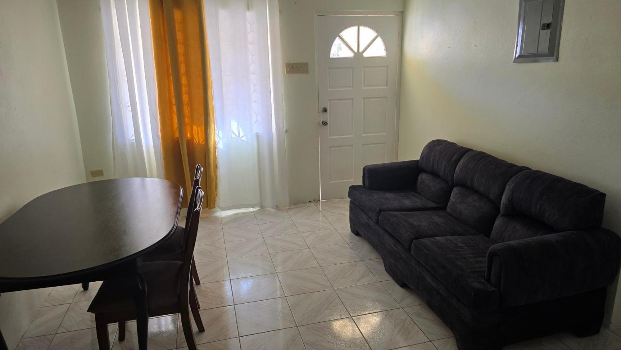 Wizzy Apartment White River Ocho Rios Bilik gambar